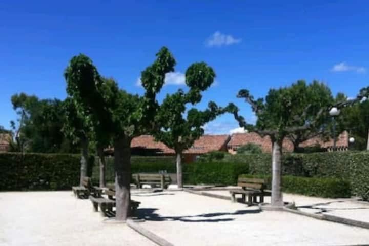 Le Jardin Des Alpilles Villa Eyguières Екстериор снимка